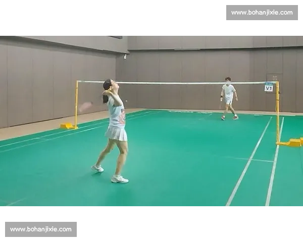 羽毛球低视角比赛精彩瞬间,身临其境感受速度与激情 羽毛球低视角比赛精彩瞬间,身临其境感受速度与激情